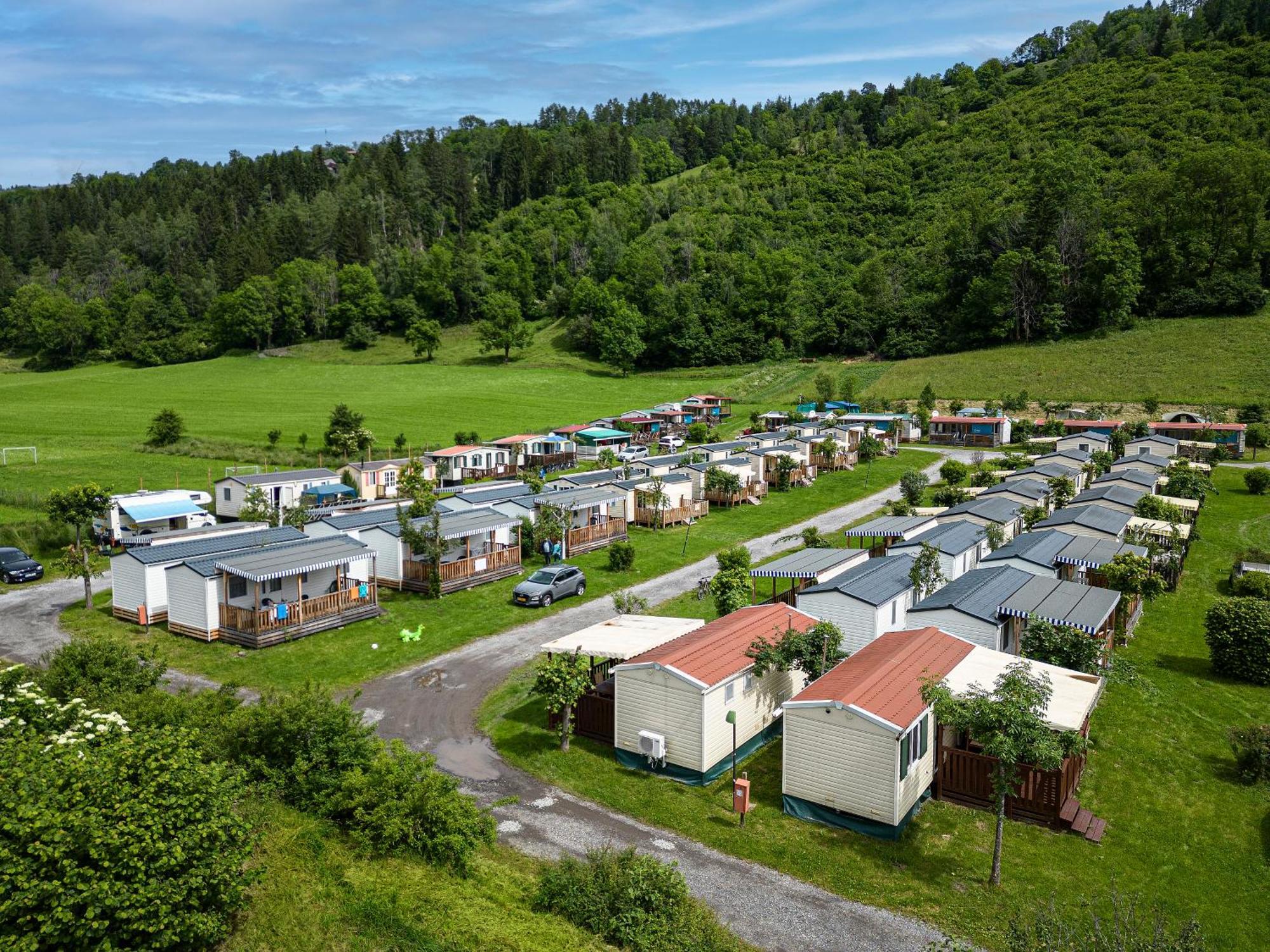 Albatross Mobile Homes On Camping Bella Austria Sankt Peter am Kammersberg Dış mekan fotoğraf
