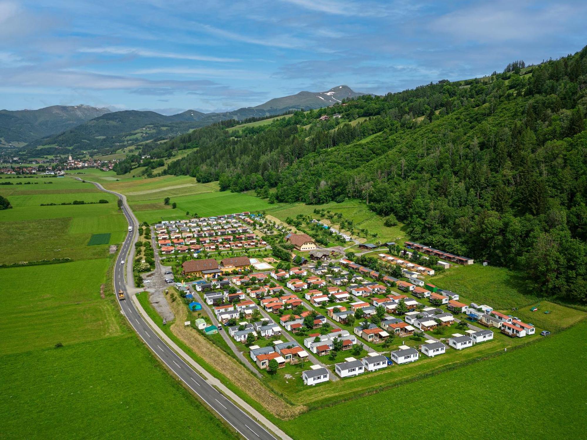 Albatross Mobile Homes On Camping Bella Austria Sankt Peter am Kammersberg Dış mekan fotoğraf